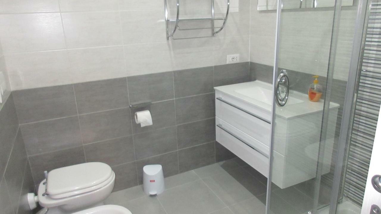 Bed&Bookofrome Apartment Bagian luar foto