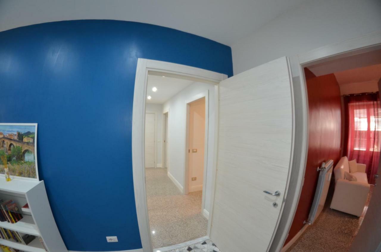 Bed&Bookofrome Apartment Bagian luar foto