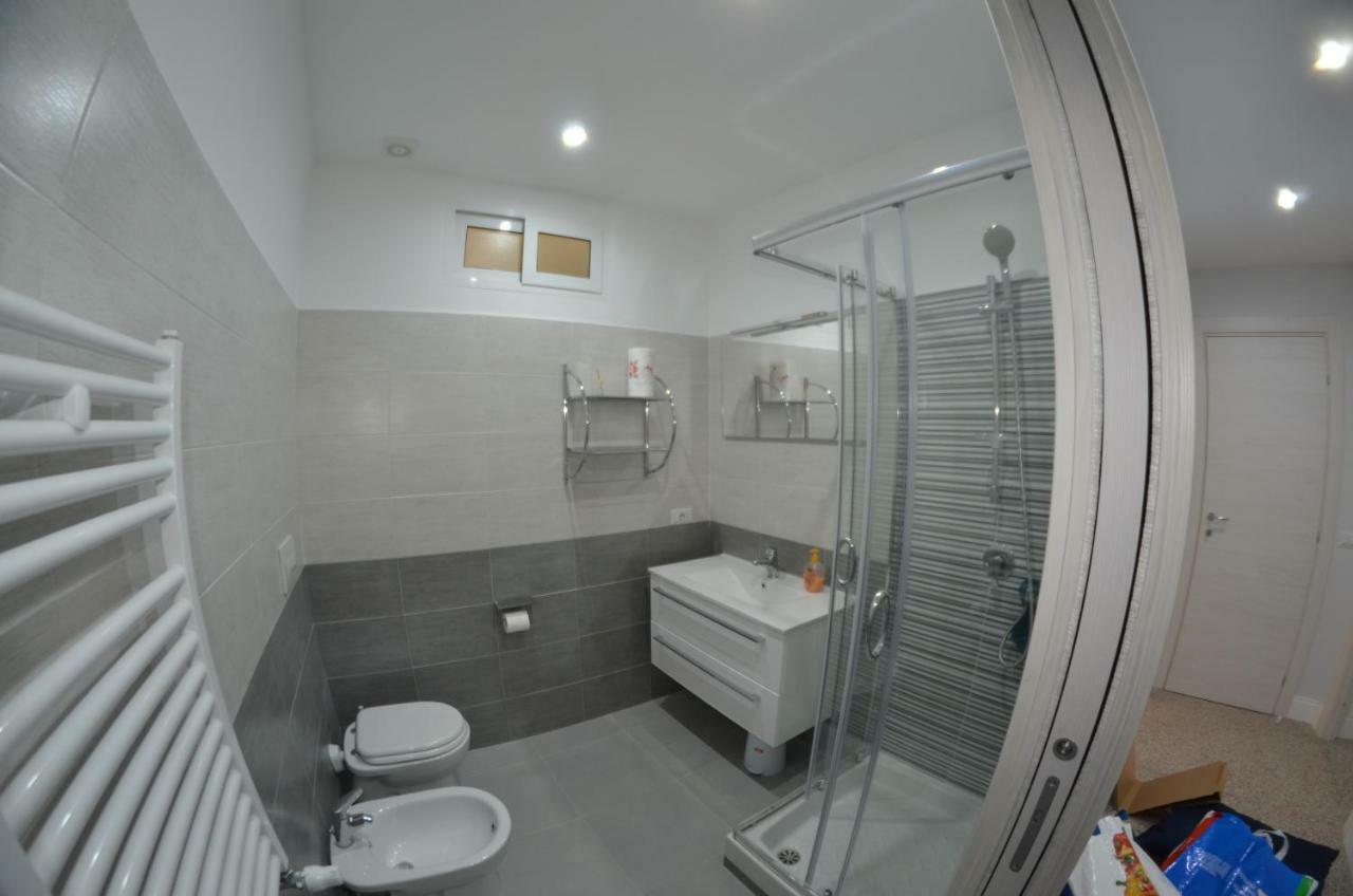 Bed&Bookofrome Apartment Bagian luar foto