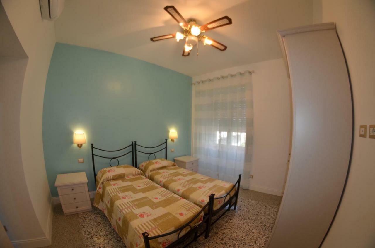Bed&Bookofrome Apartment Bagian luar foto